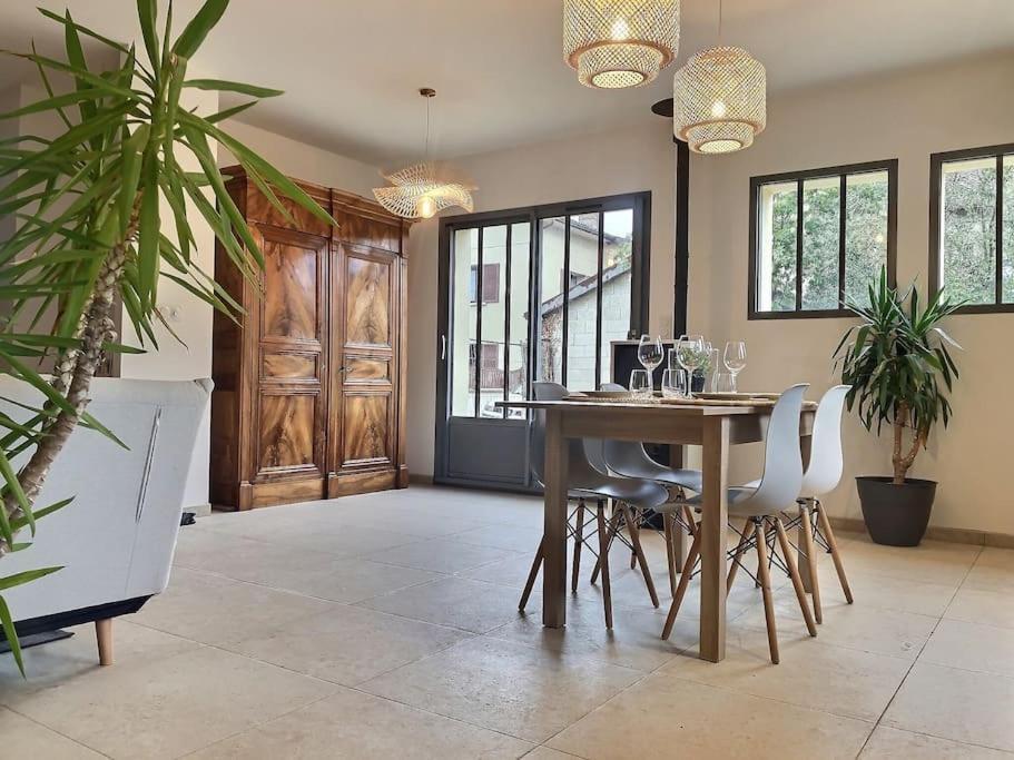Charme Et Quietude Au Coeur Du Quartier Tiret Villa Amberieu-en-Bugey Bagian luar foto